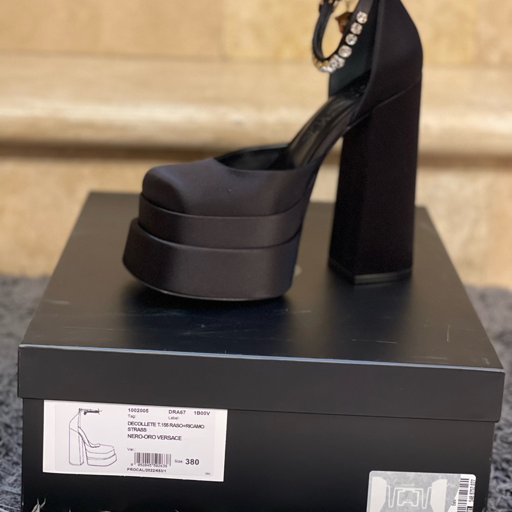 Versace Medusa Aevitas size 38